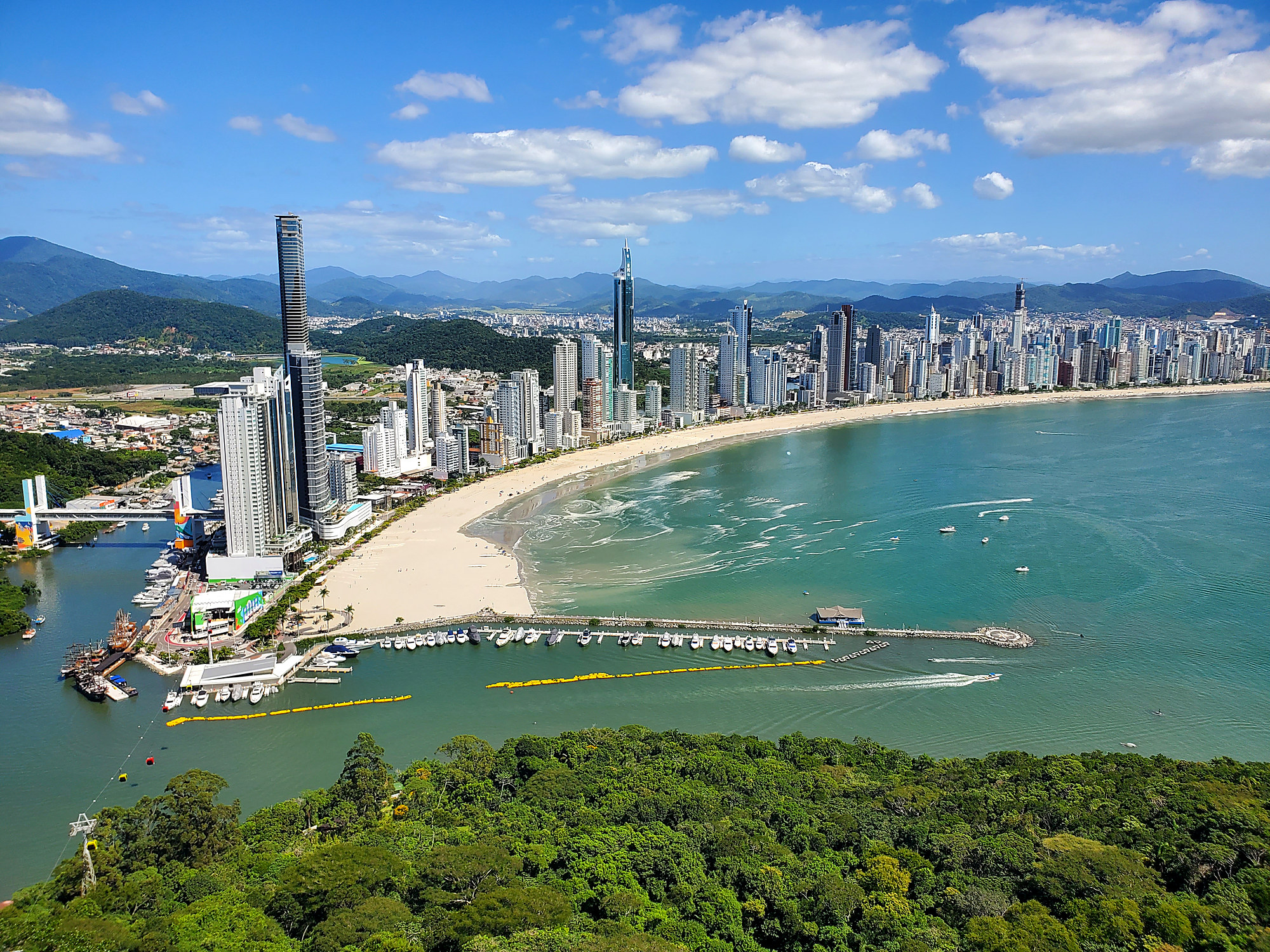 Vista aérea del centro de Balneario Camboriú